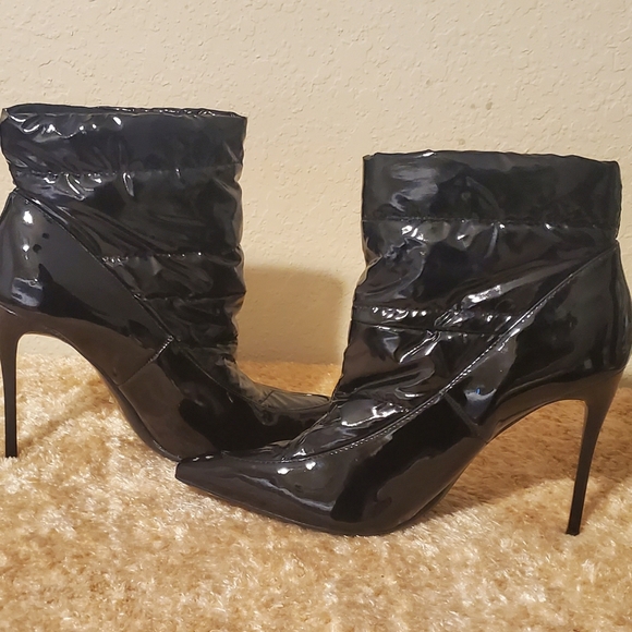 Truffle Black Patent Leather Quilt Ankle Length Boots size 6. - Picture 5 of 7